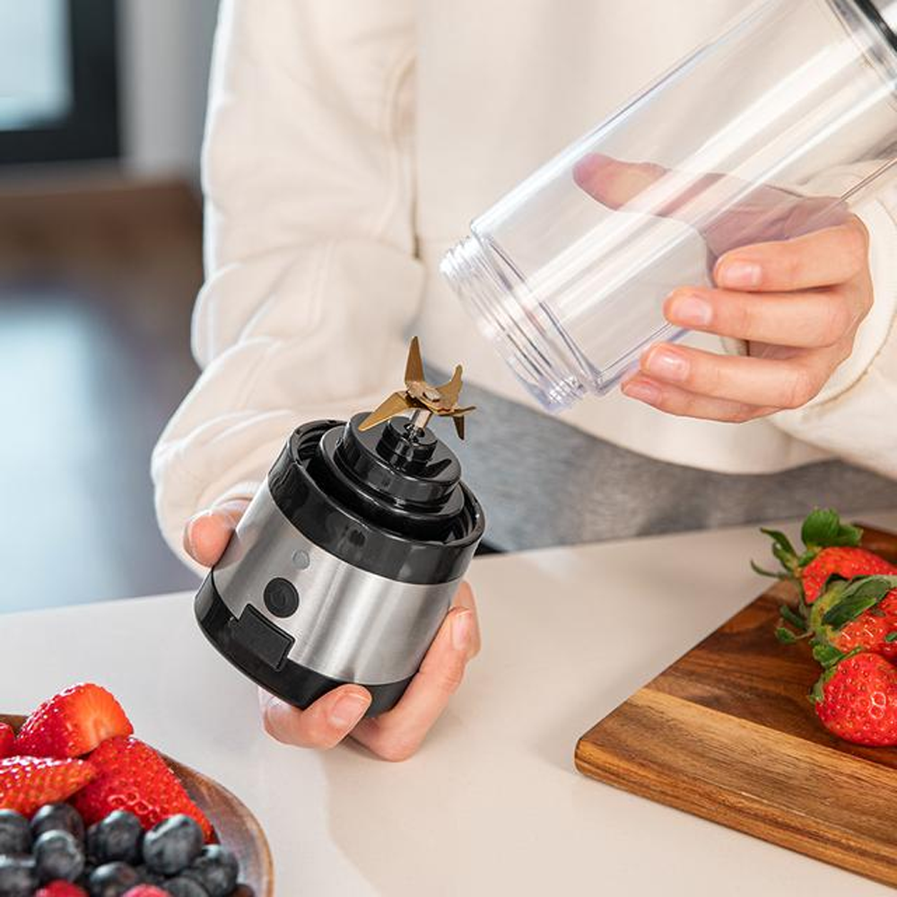 WanderlustMix-USB-Cordless-Blender4